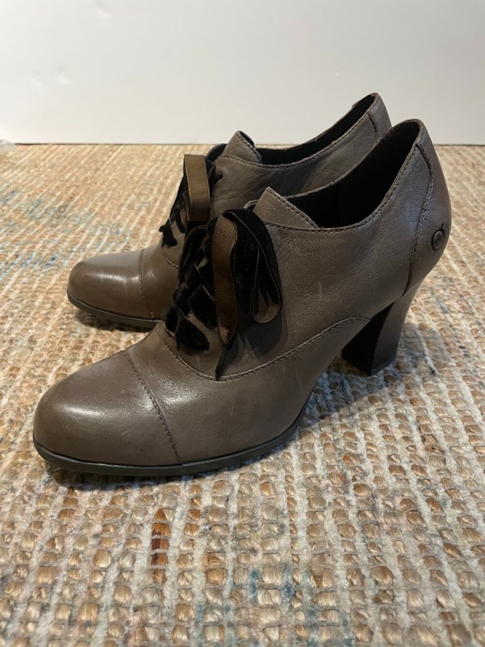 Born Womens Lisandra Oxford Heeled Booties Gray Taupe Leather Ribbon Lace Up 8